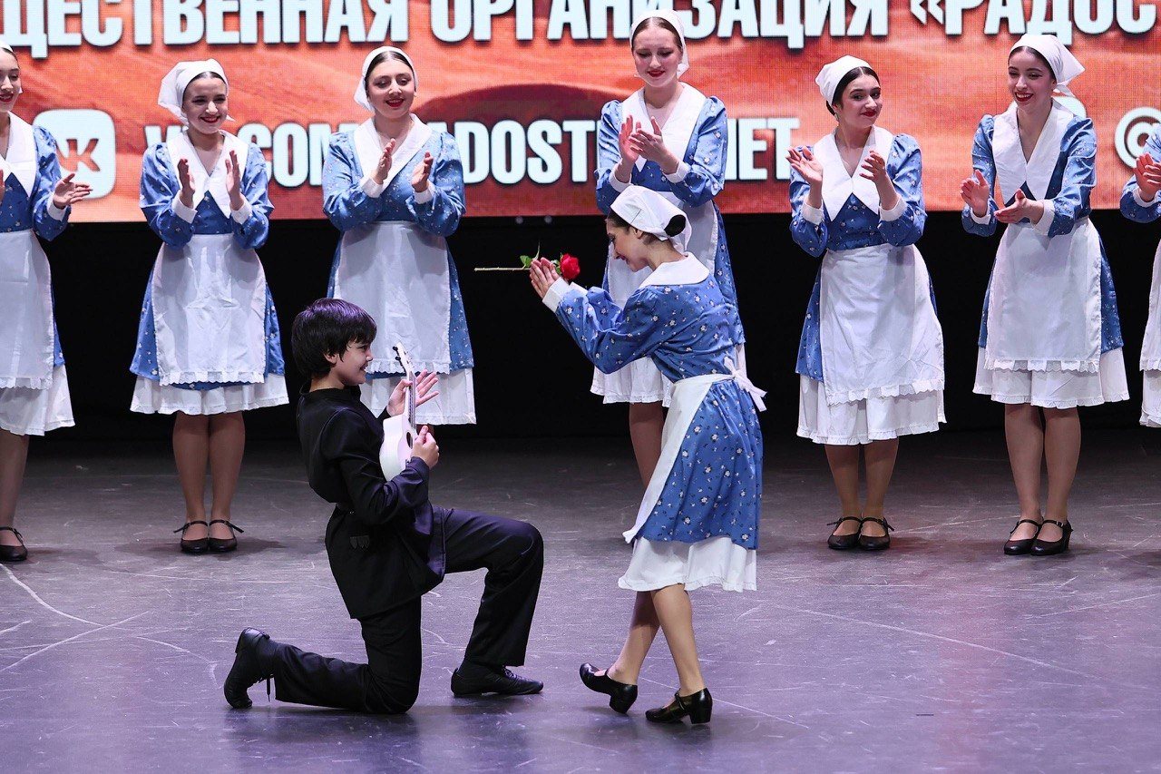 На сцене